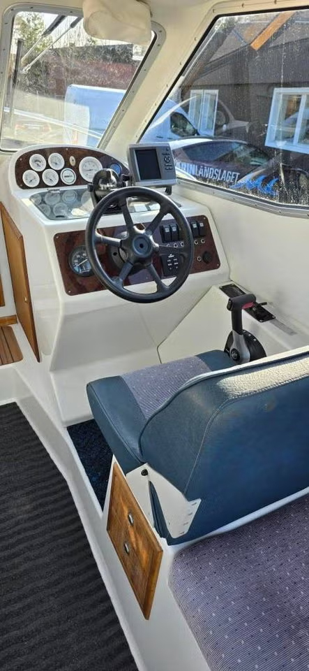 Silver Eagle 650 Cabin 1,7 L Mercuiser DTI diesel -07 bild 3