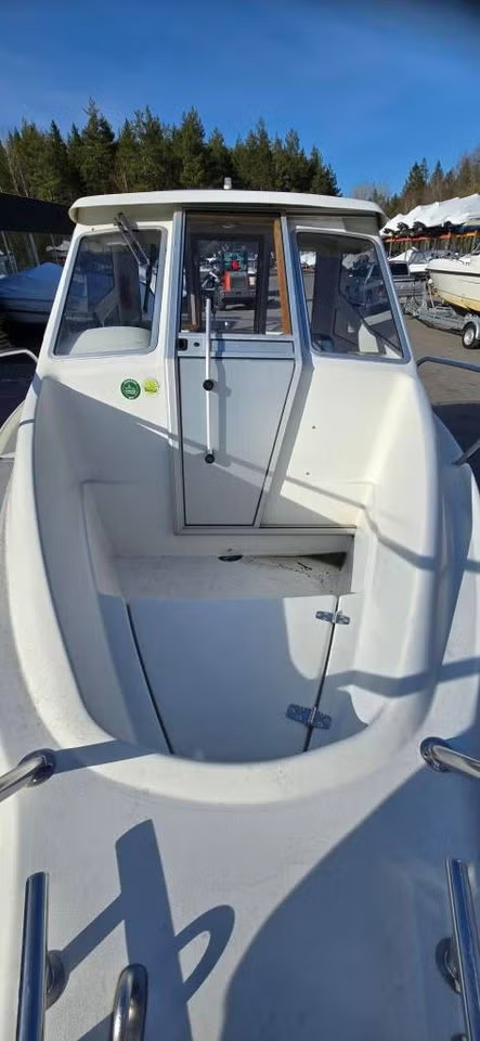 Silver Eagle 650 Cabin 1,7 L Mercuiser DTI diesel -07 bild 4