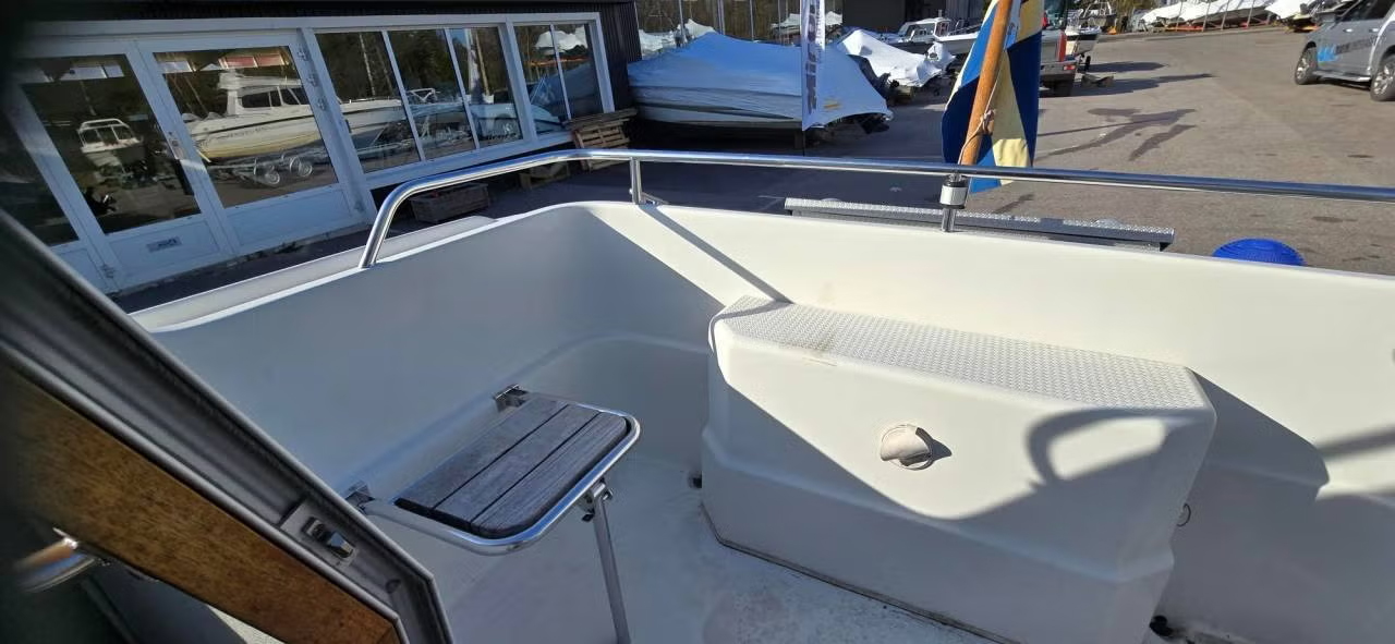 Silver Eagle 650 Cabin 1,7 L Mercuiser DTI diesel -07 bild 5