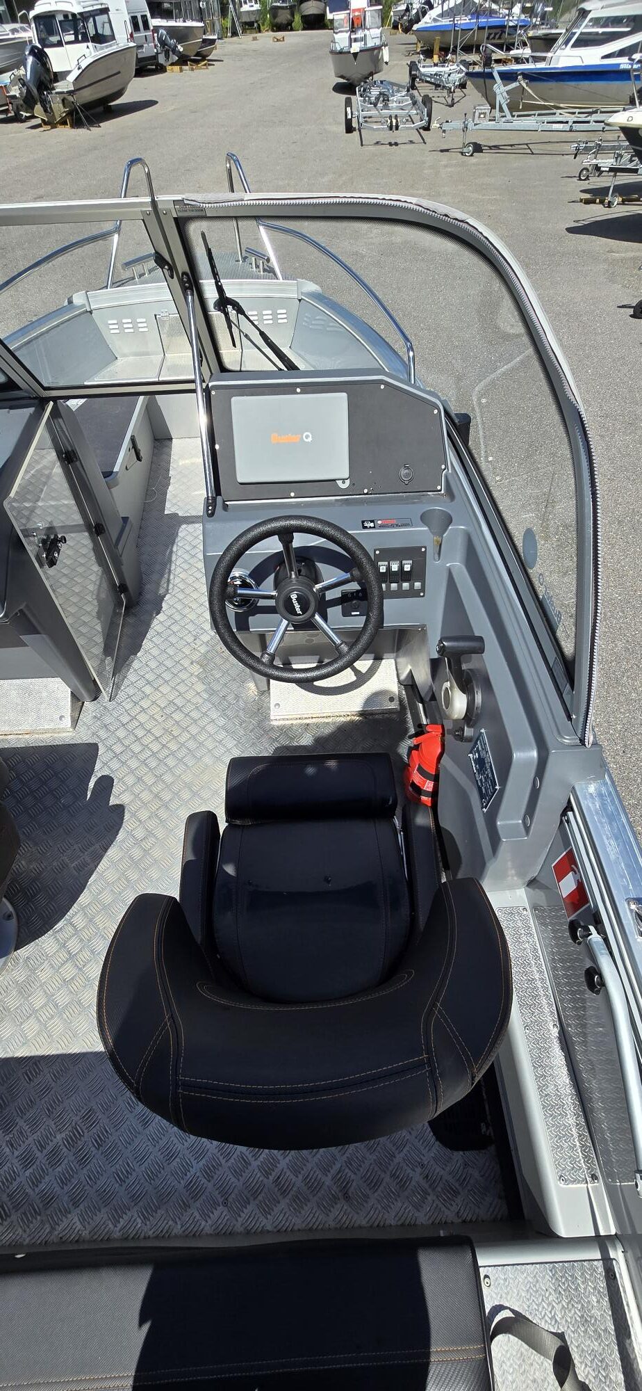 Buster XL Alu 2019 / Yamaha F115 bild 3