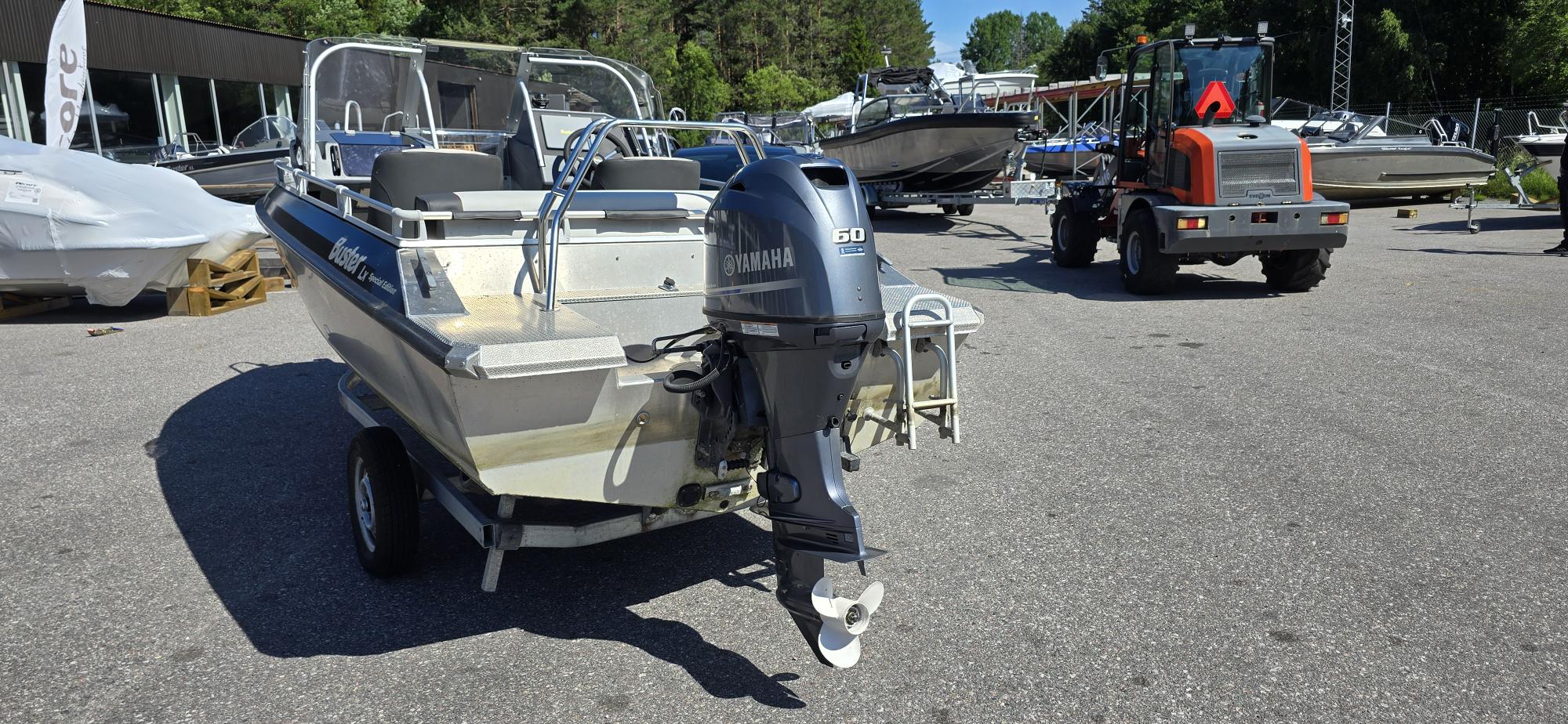 Buster LX 2017 Yamaha F60 bild 5