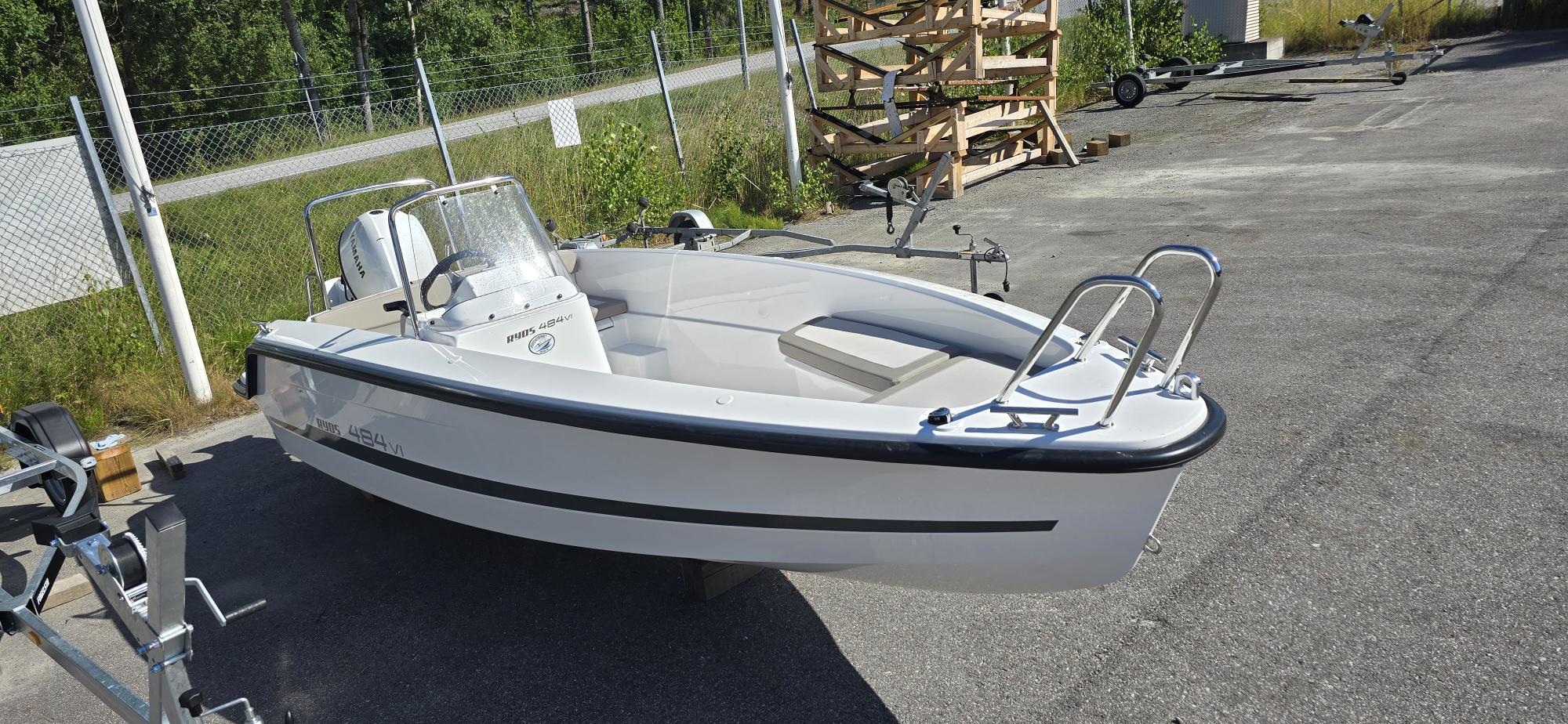 Ryds 484 med en Yamaha F50 endast 25 tim bild 2