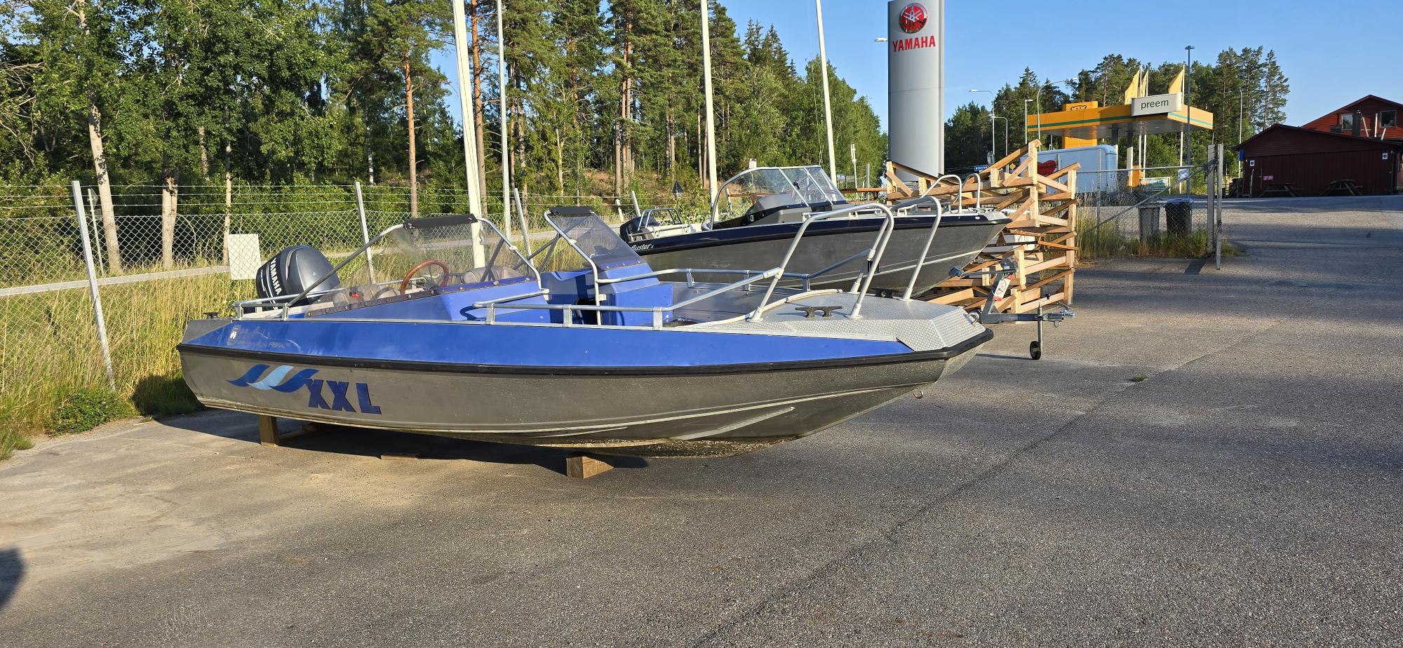Buster XXL -01 Yamaha F115 bild 6
