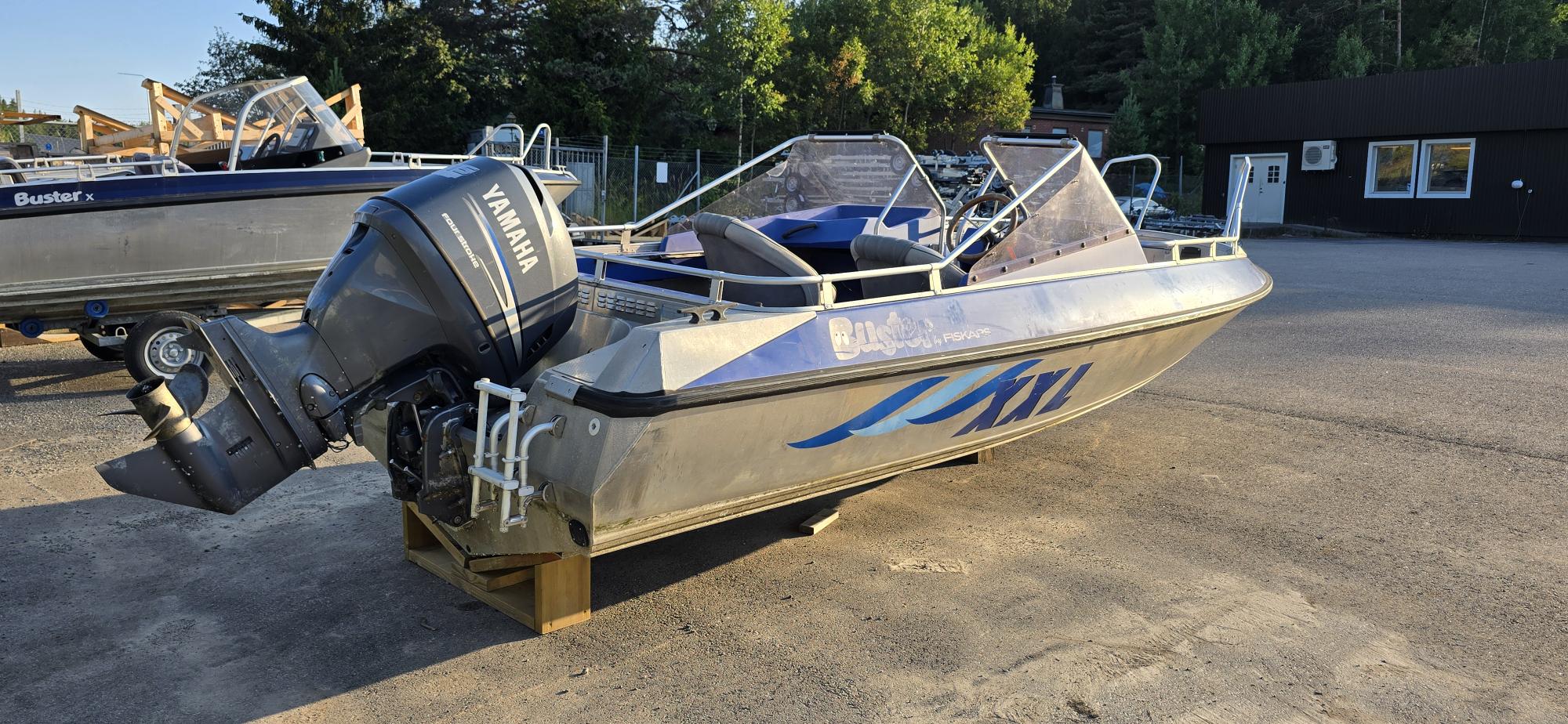 Buster XXL -01 Yamaha F115 bild 3