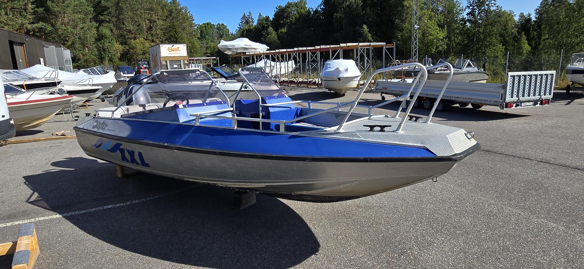 Buster XXL med en Yamaha F115 årsmodell 2001 bild 2