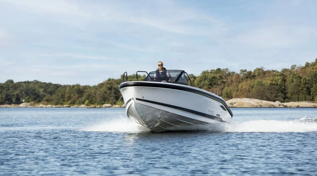 Ryds_735_VI_7182-scaled